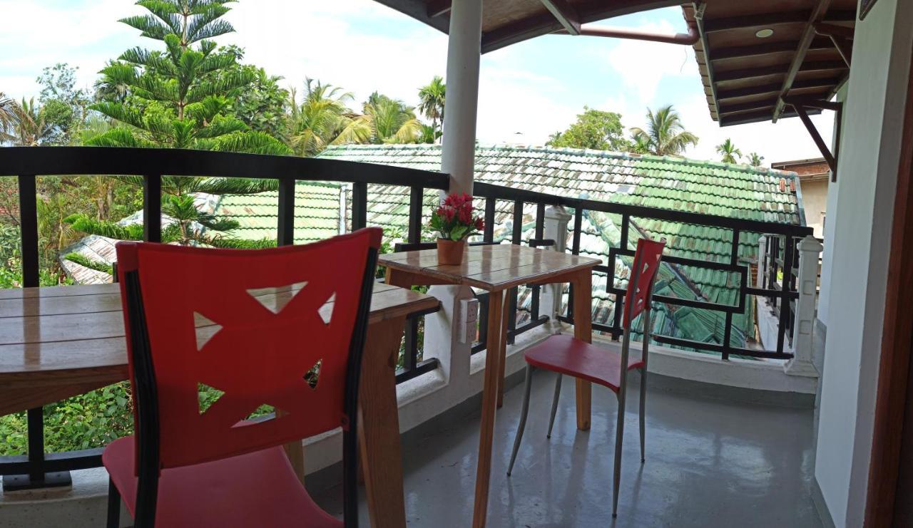 Rituale Guest House - Surf Yoga&Massage Mirissa Extérieur photo